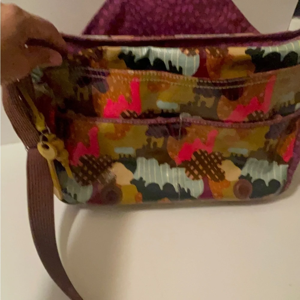 Fossil leather bag with long adjustable straps. Great clean condition